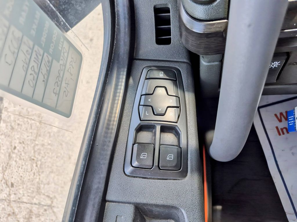 Slide images of 2023 VOLVO VNL64T860