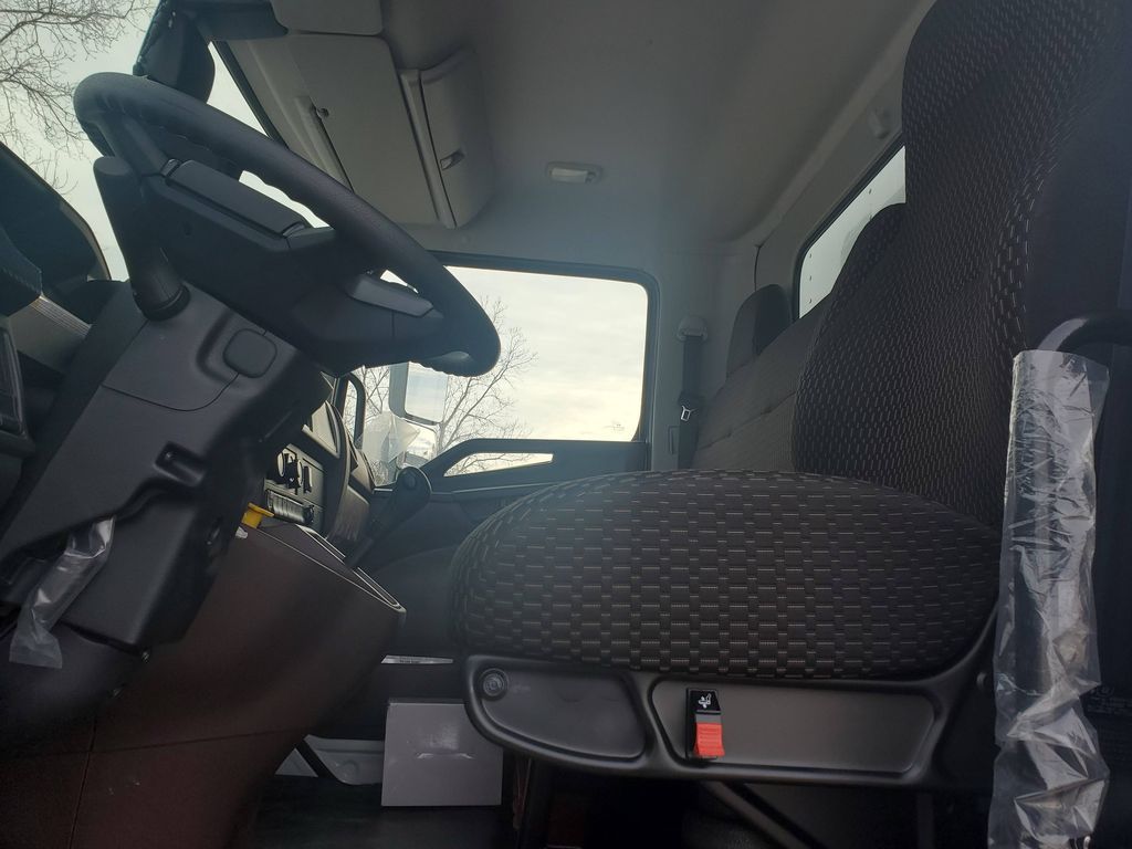 Slide images of 2025 HINO L6