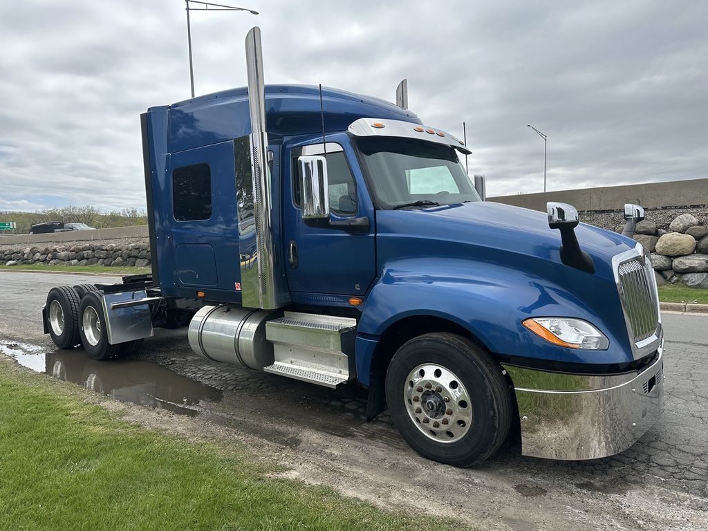 Slide images of 2023 INTERNATIONAL LT62F