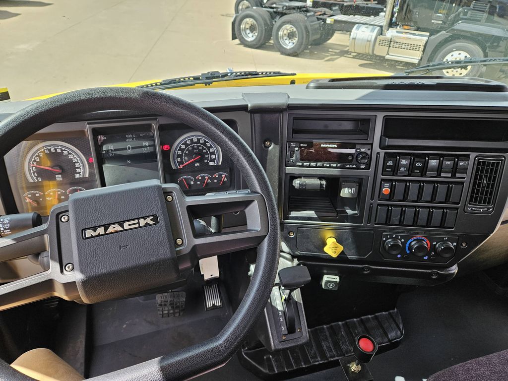 Slide images of 2025 MACK MD642
