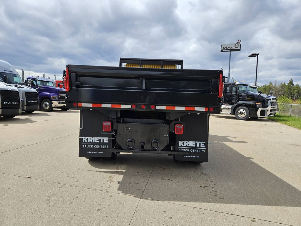 Slide images of 2025 MACK MD642