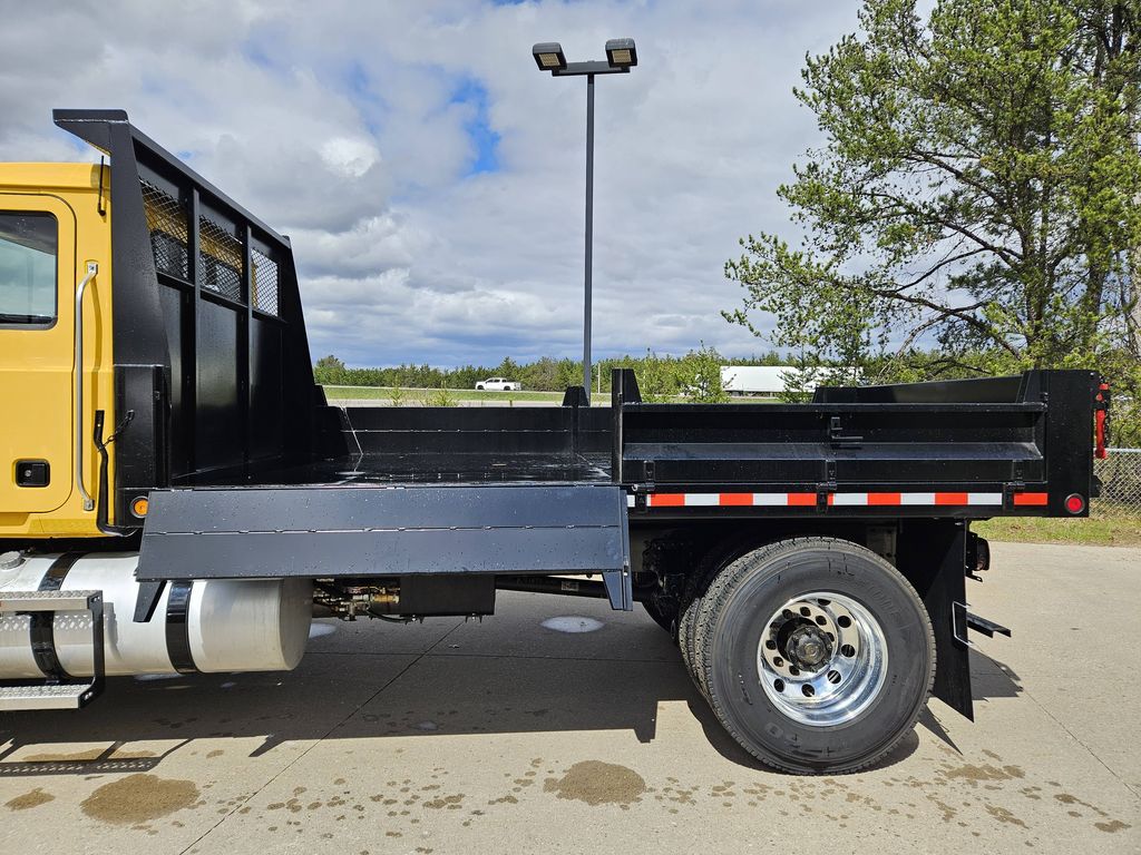 Slide images of 2025 MACK MD642