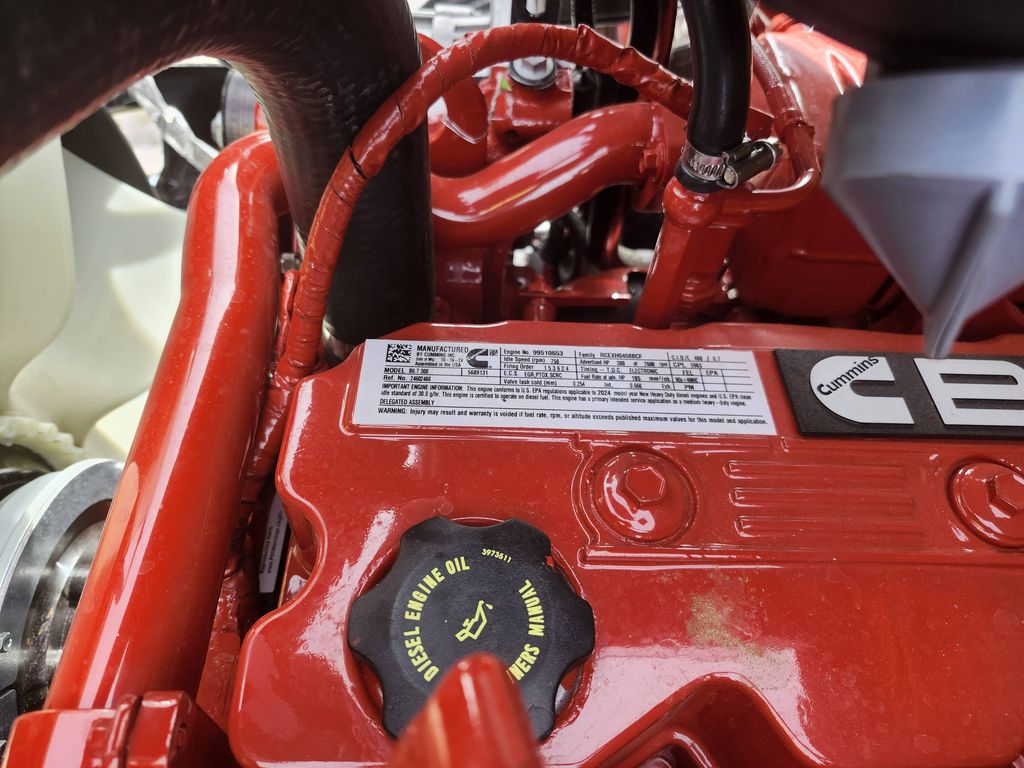 Slide images of 2025 MACK MD642