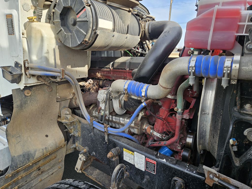 Slide images of 2021 MACK PI64T