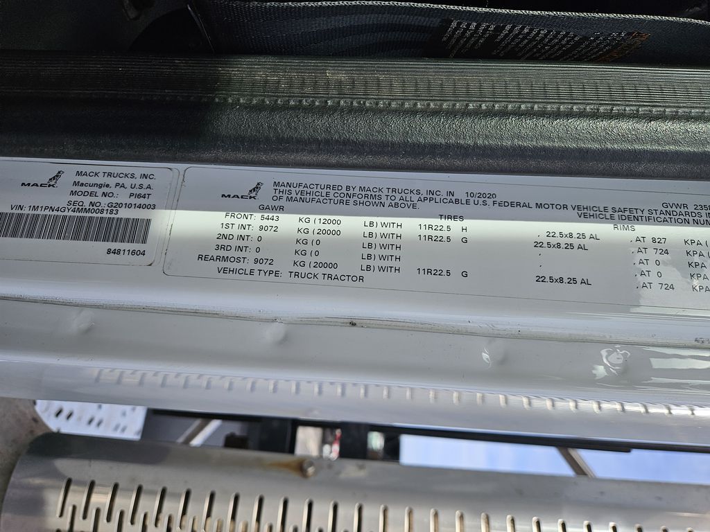 Slide images of 2021 MACK PI64T