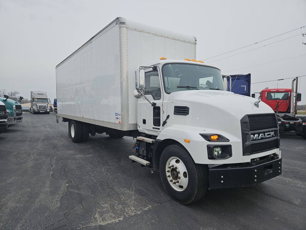 Slide images of 2022 MACK MD642