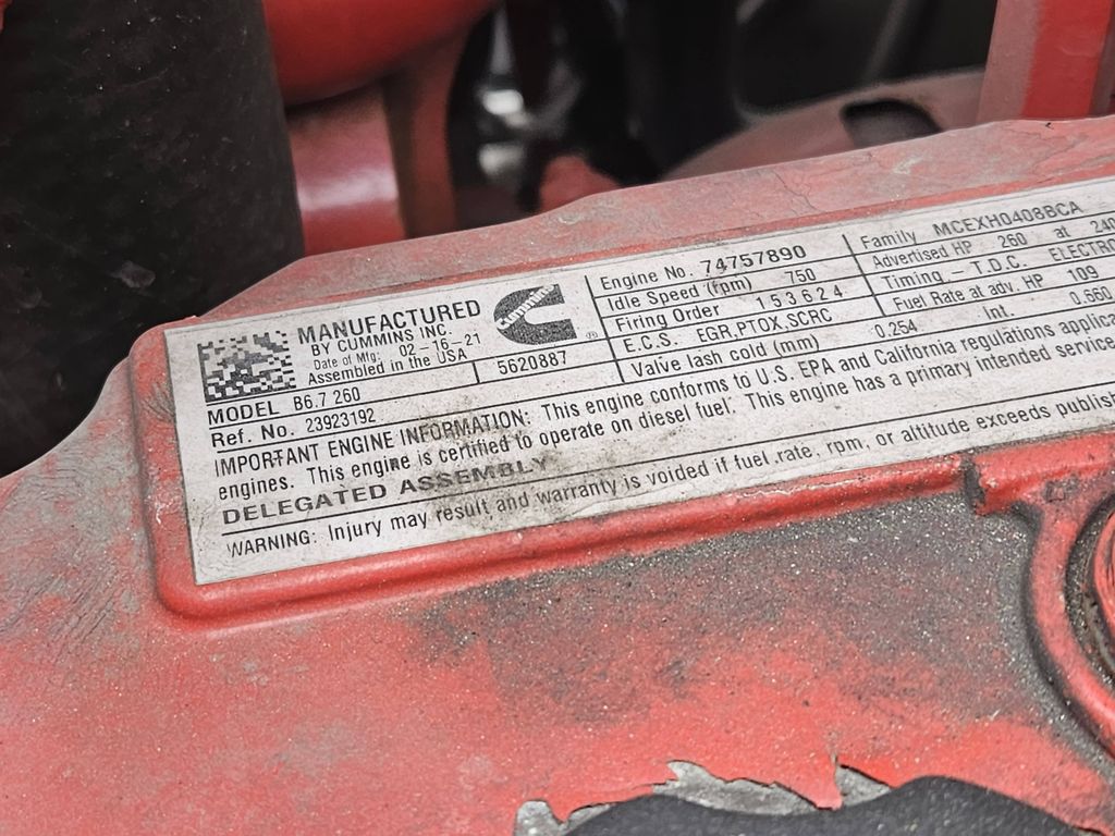 Slide images of 2022 MACK MD642