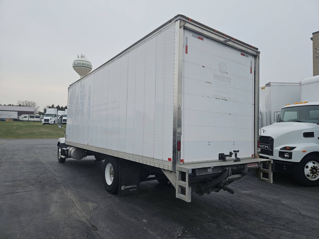 Slide images of 2022 MACK MD642