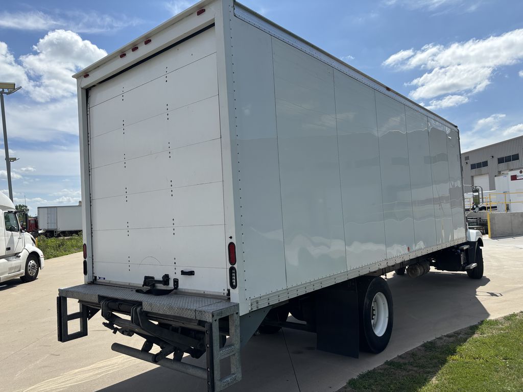 Slide images of 2021 MACK MD642