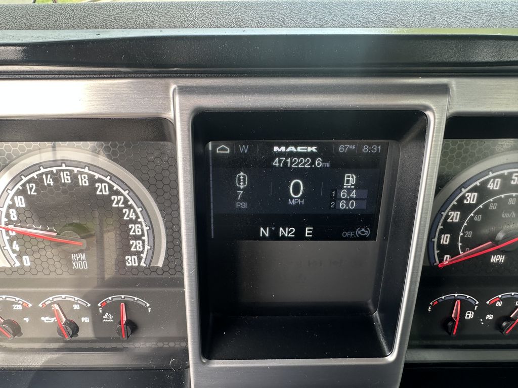 Slide images of 2019 MACK PI64T