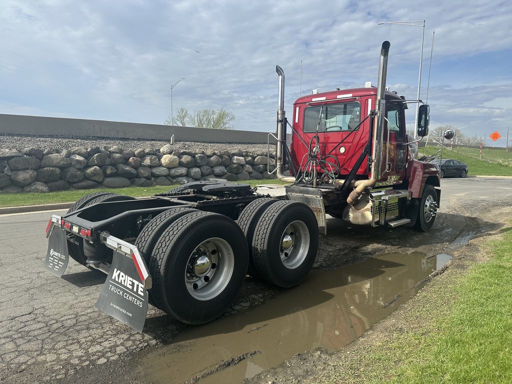 Slide images of 2019 MACK PI64T