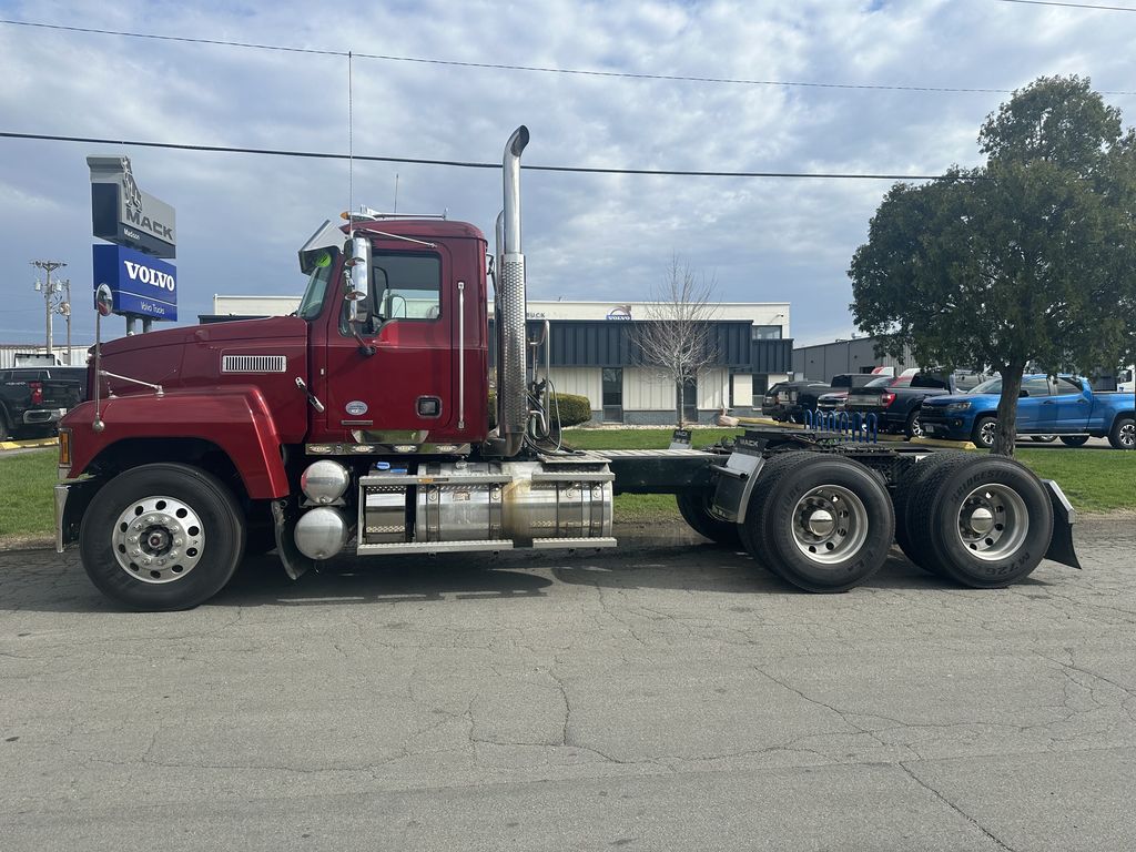 Slide images of 2019 MACK PI64T