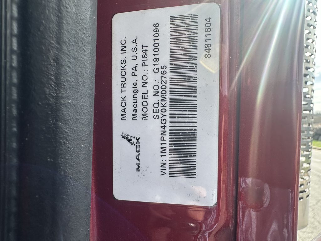 Slide images of 2019 MACK PI64T