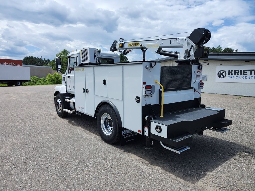 Slide images of 2025 MACK MD642