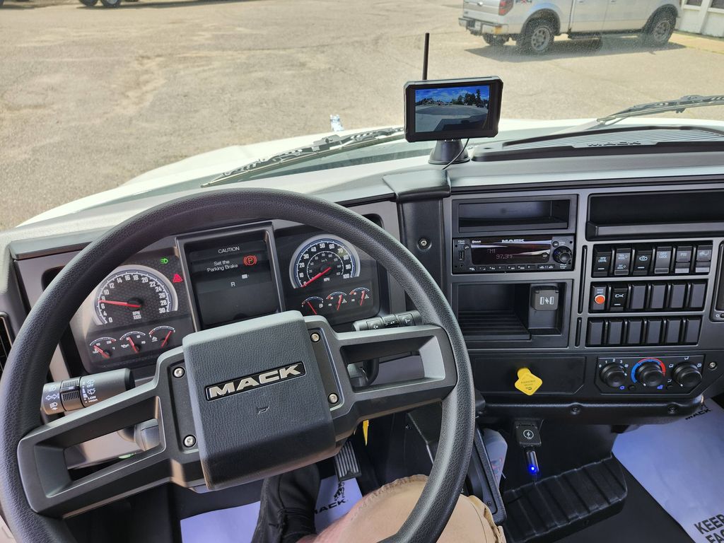 Slide images of 2025 MACK MD642