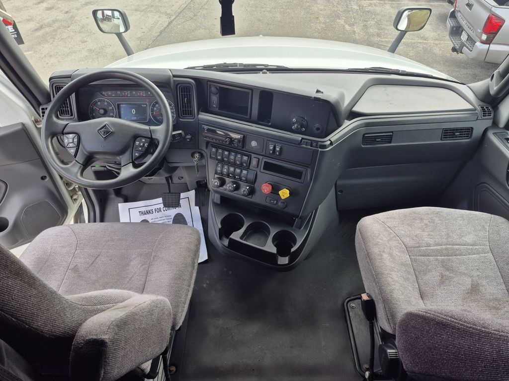 Slide images of 2021 INTERNATIONAL LT625