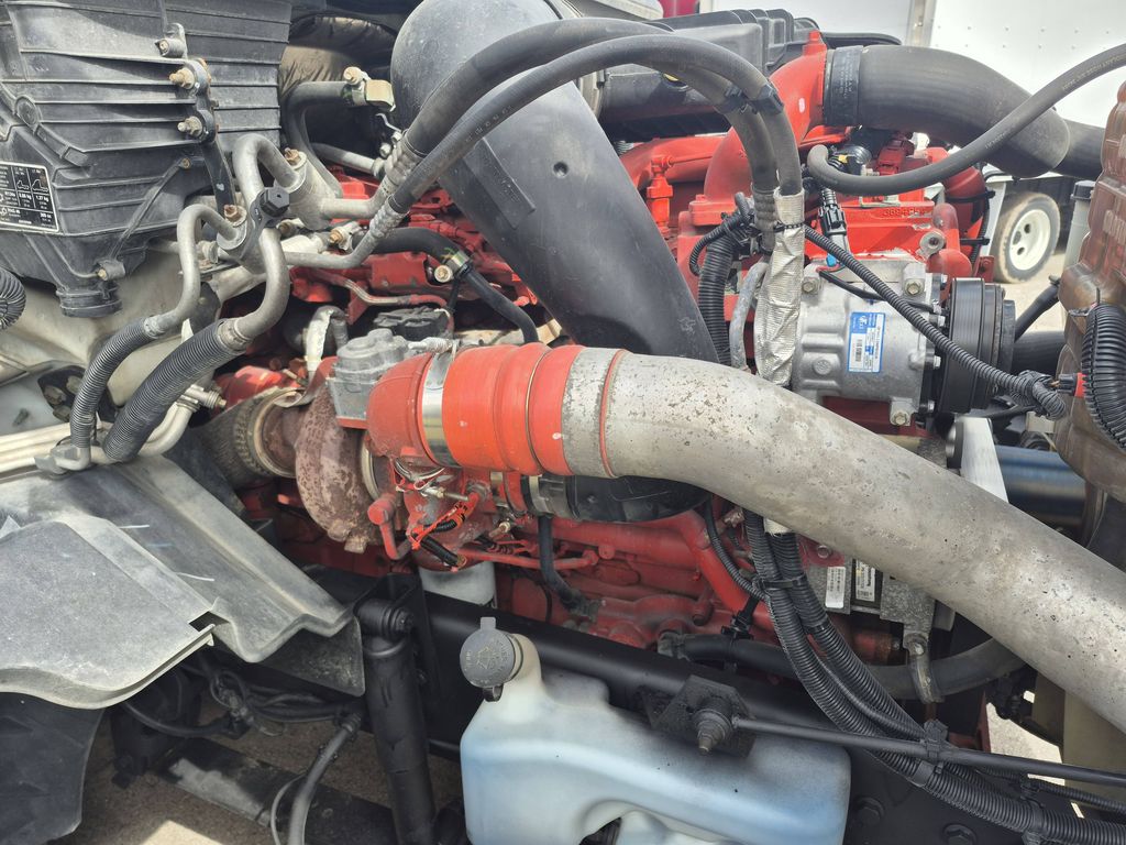 Slide images of 2021 INTERNATIONAL LT625