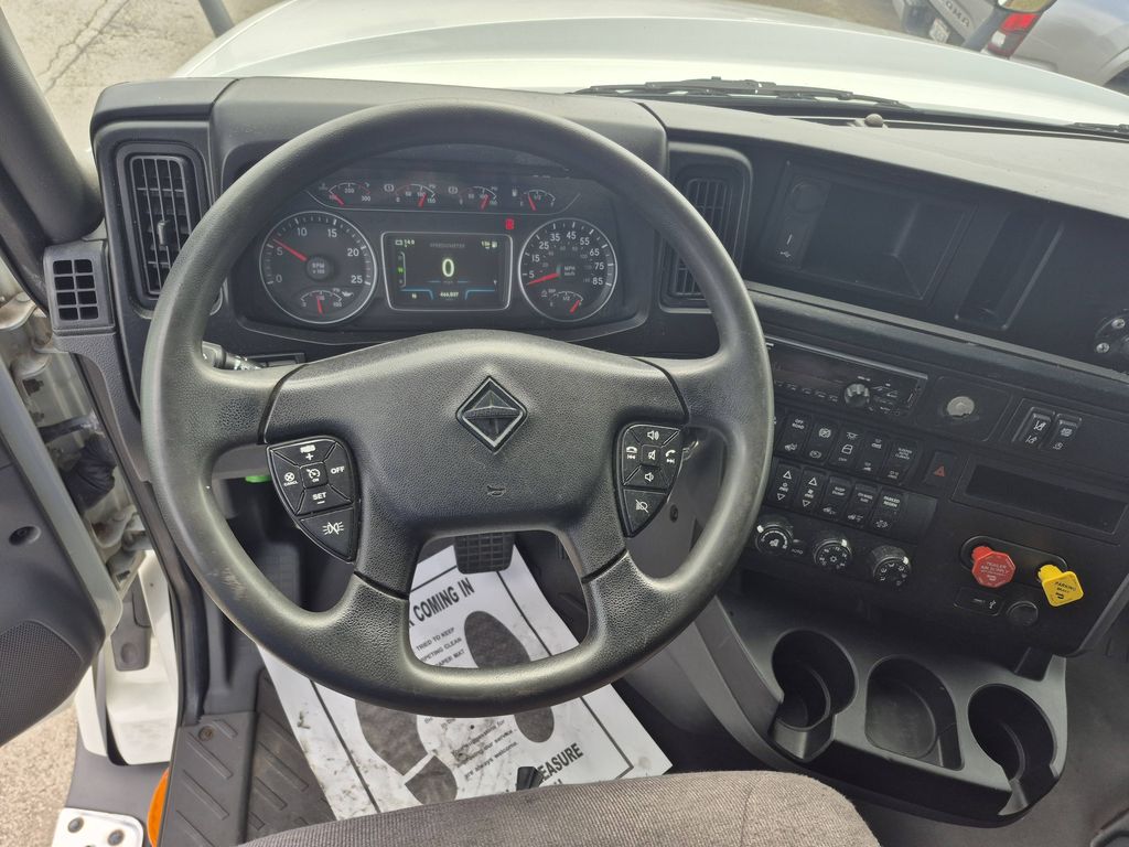 Slide images of 2021 INTERNATIONAL LT625