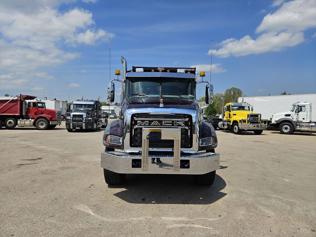 Slide images of 2026 MACK GR104B