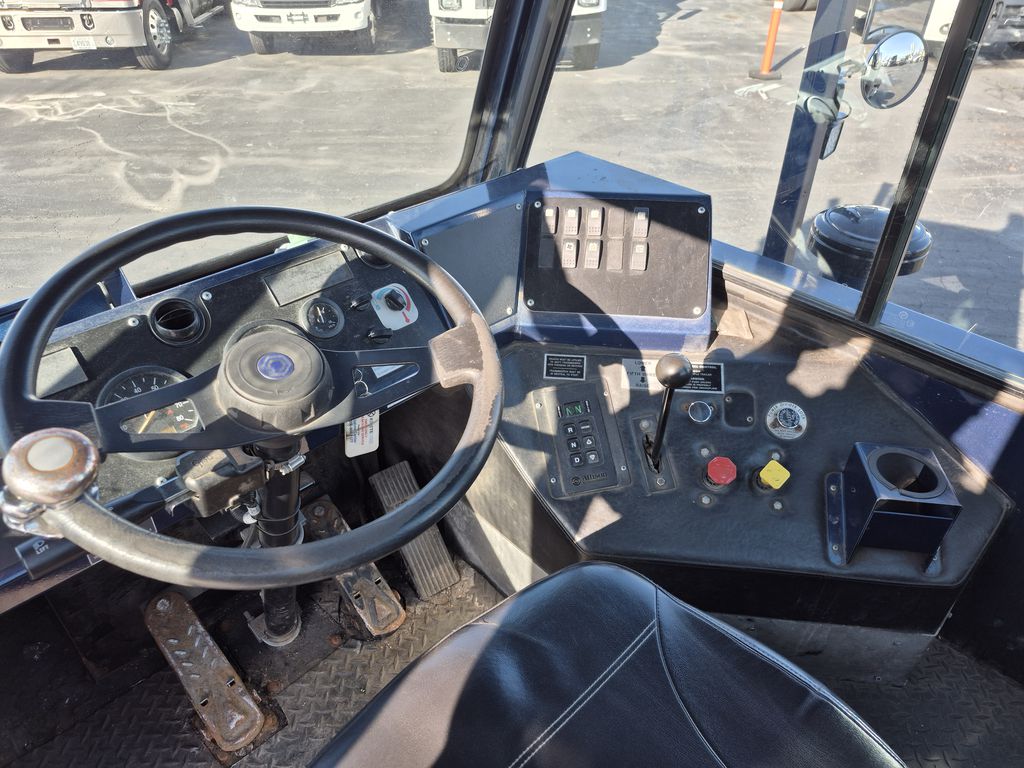 Slide images of 2021 CAPACITY TJ500DR