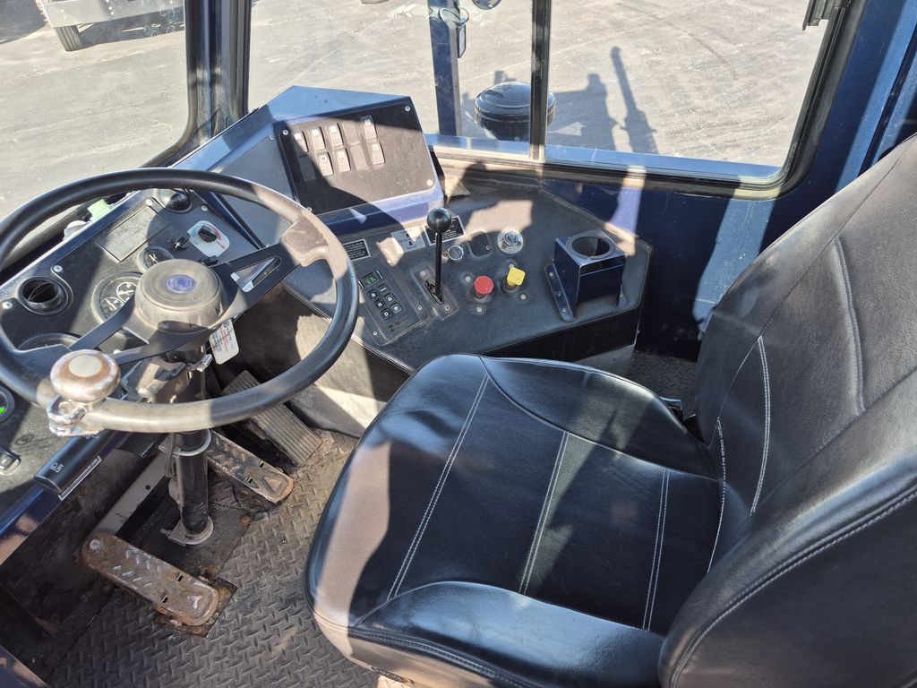 Slide images of 2021 CAPACITY TJ500DR
