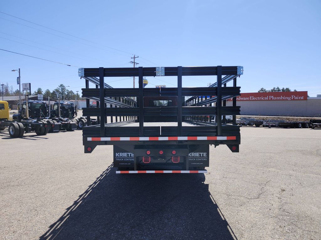 Slide images of 2025 MACK MD642