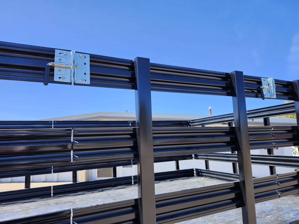 Slide images of 2025 MACK MD642