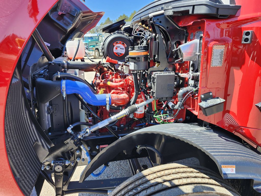 Slide images of 2025 MACK MD642