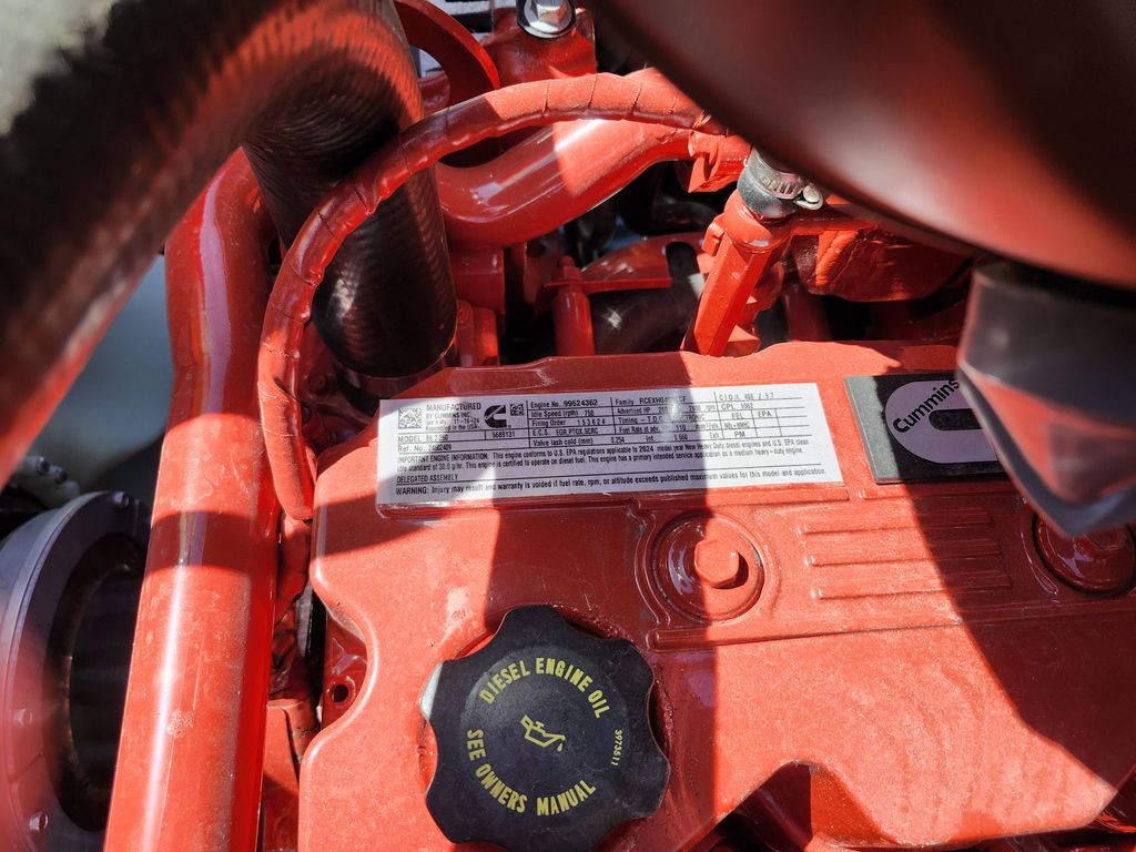 Slide images of 2025 MACK MD642