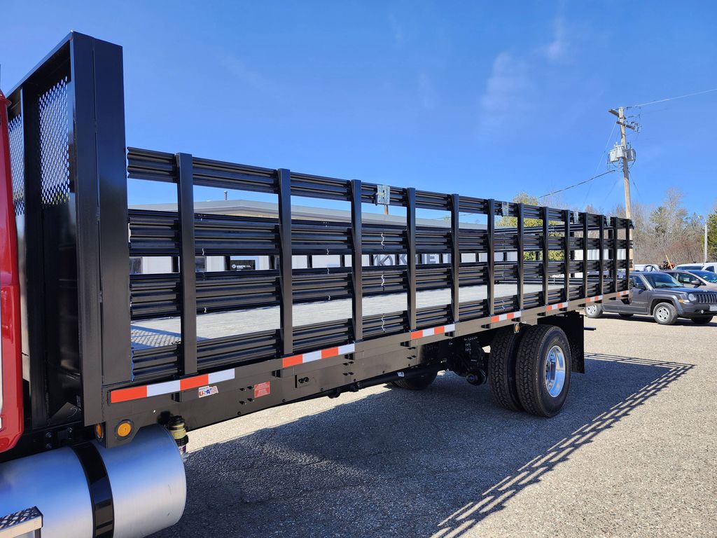 Slide images of 2025 MACK MD642