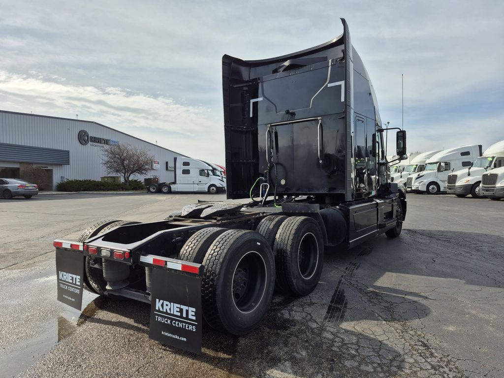 Slide images of 2021 MACK AN64T