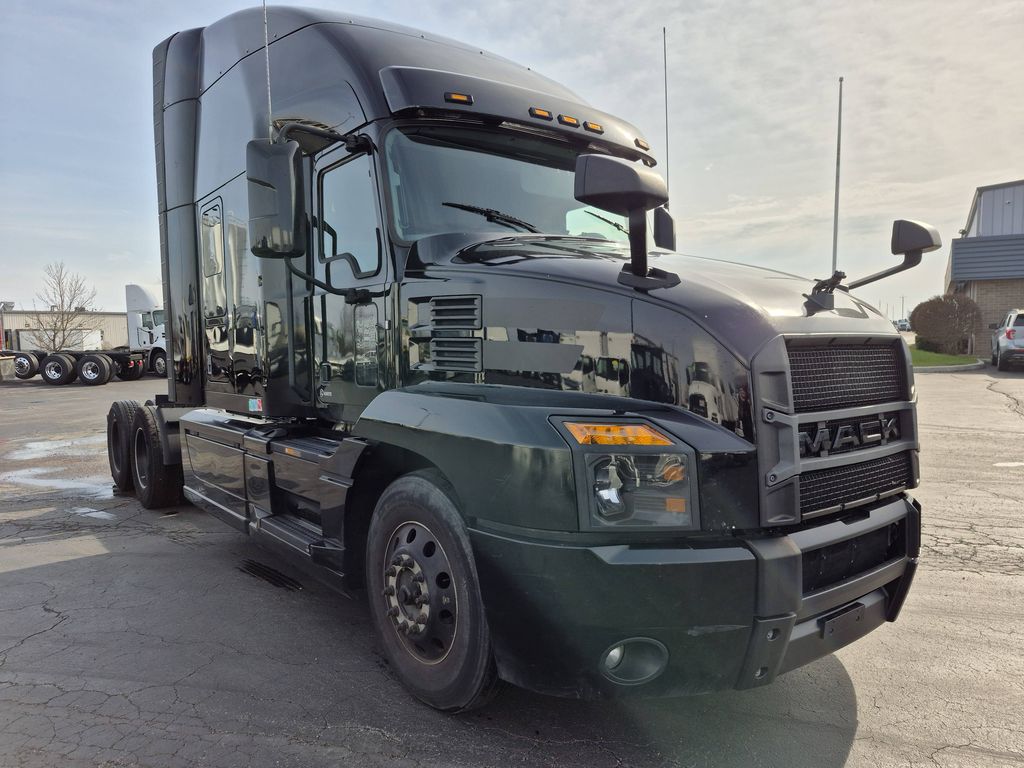 Slide images of 2021 MACK AN64T