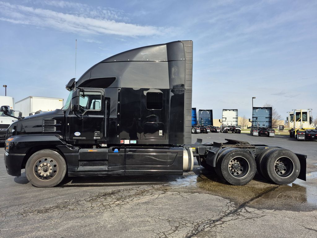 Slide images of 2021 MACK AN64T