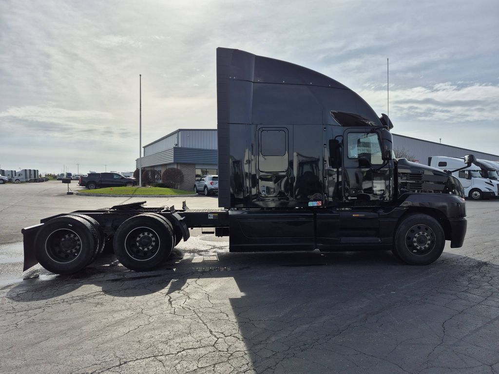 Slide images of 2021 MACK AN64T