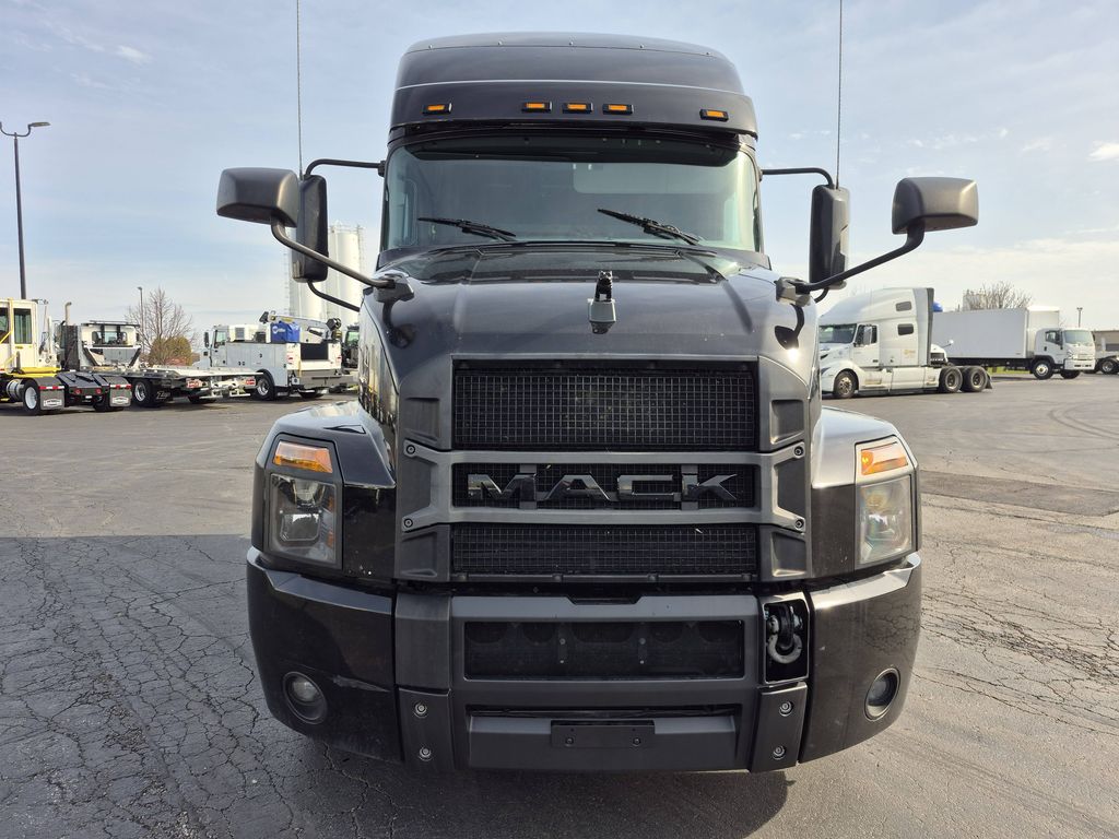 Slide images of 2021 MACK AN64T