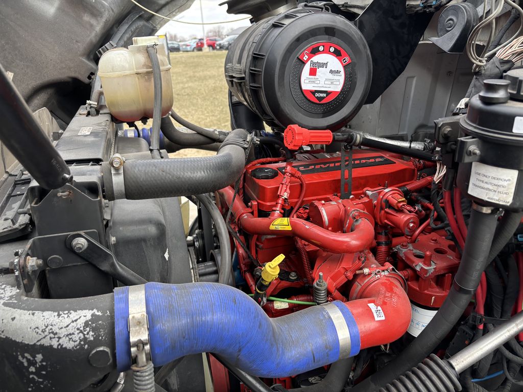 Slide images of 2021 MACK MD642