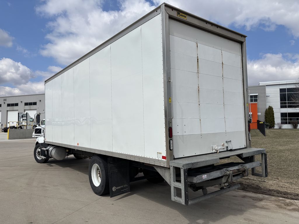 Slide images of 2021 MACK MD642