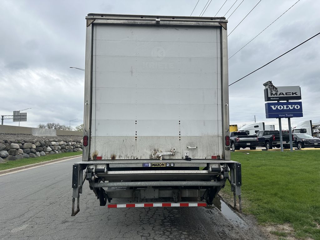 Slide images of 2022 MACK MD642