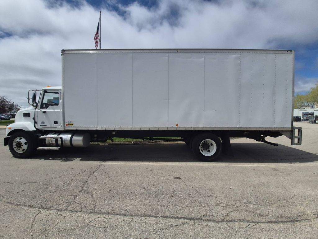 Slide images of 2021 MACK MD642
