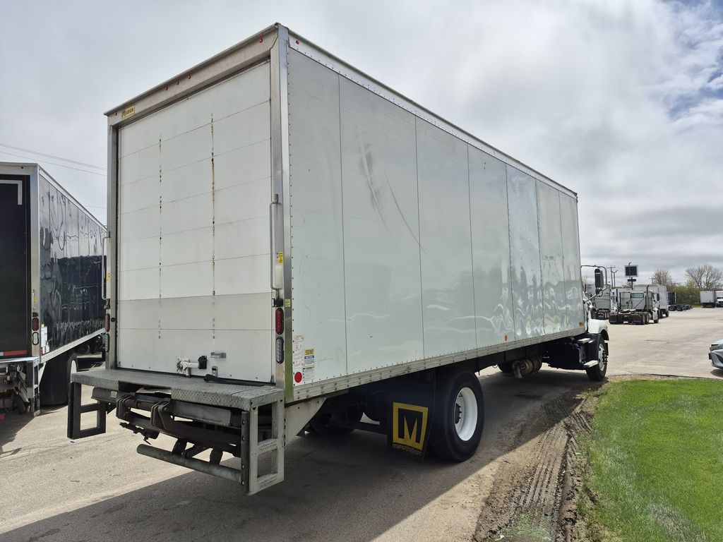 Slide images of 2021 MACK MD642