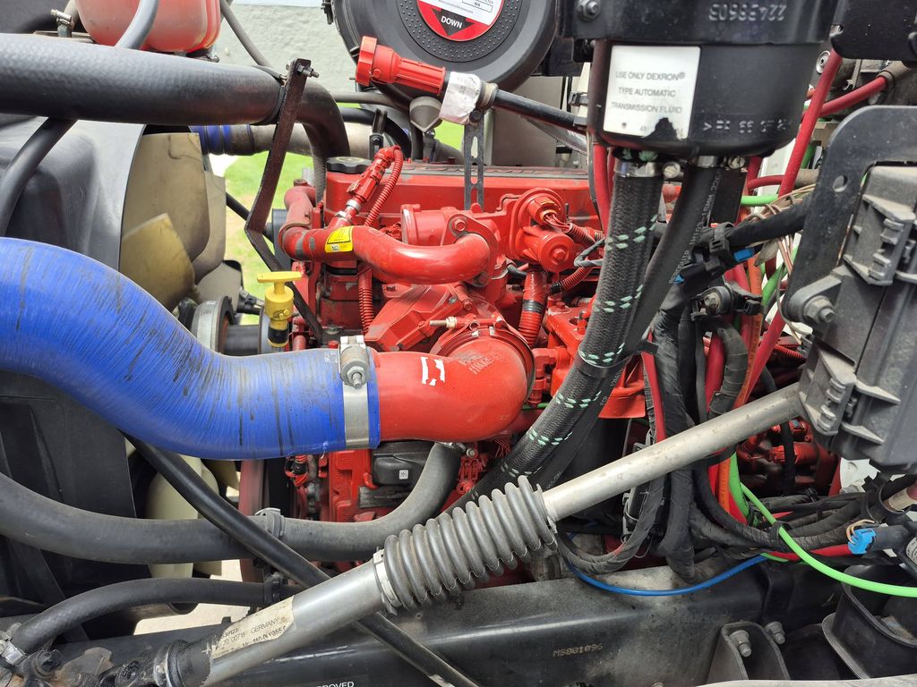 Slide images of 2021 MACK MD642
