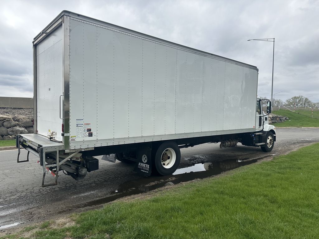 Slide images of 2022 MACK MD642