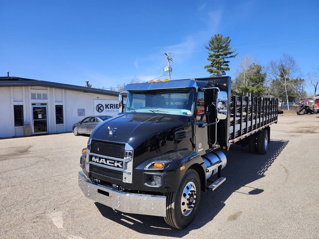 Slide images of 2025 MACK MD642