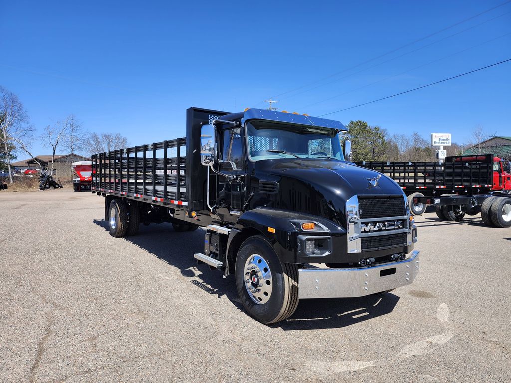 Slide images of 2025 MACK MD642