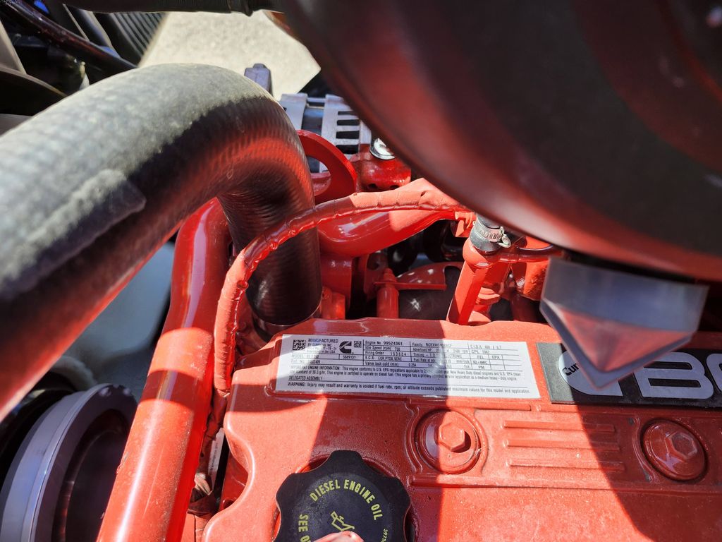 Slide images of 2025 MACK MD642