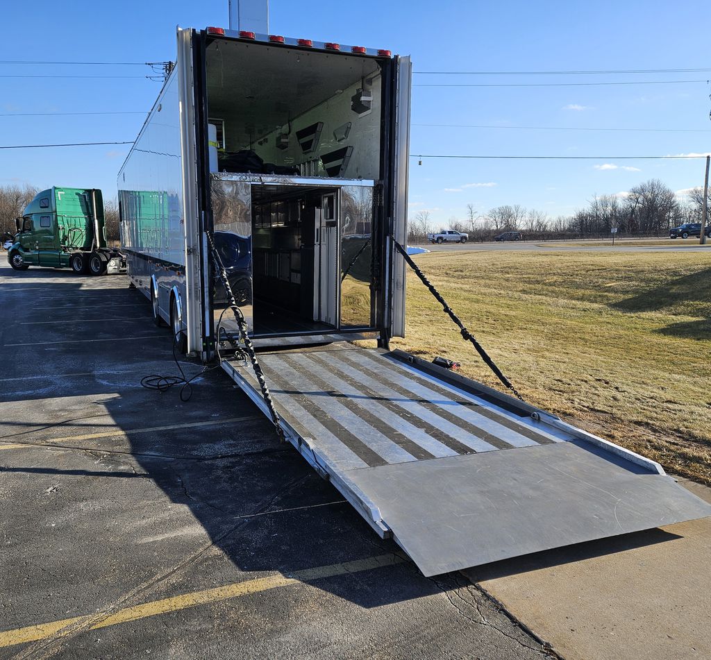 Slide images of CHAMPION TRAILER CO 2002 CUSTOM
