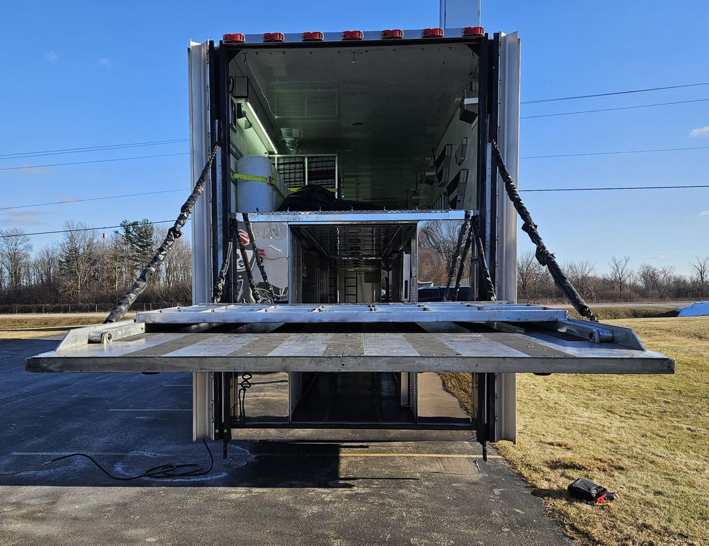 Slide images of CHAMPION TRAILER CO 2002 CUSTOM