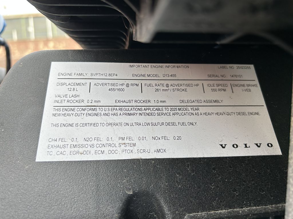 Slide images of 2026 VOLVO VNL64T860