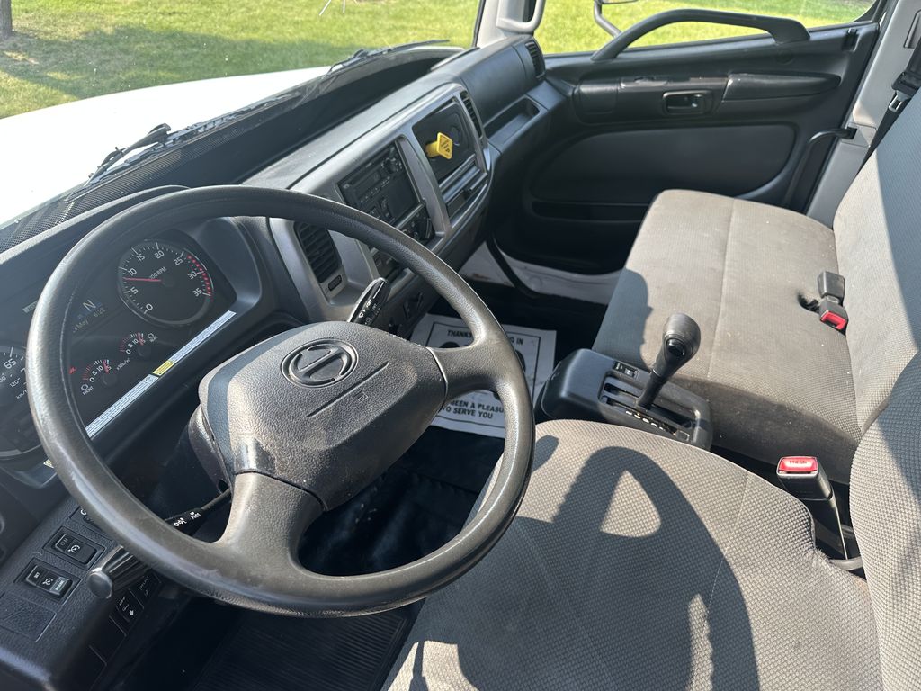 Slide images of 2017 HINO 268A