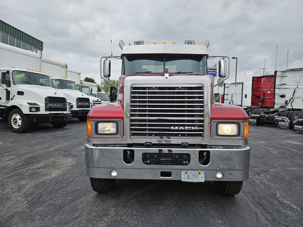 Slide images of 2018 MACK CHU613